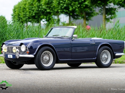 Triumph TR4 blue 1963