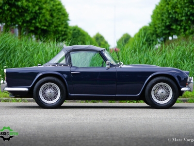 Triumph TR4 blue 1963