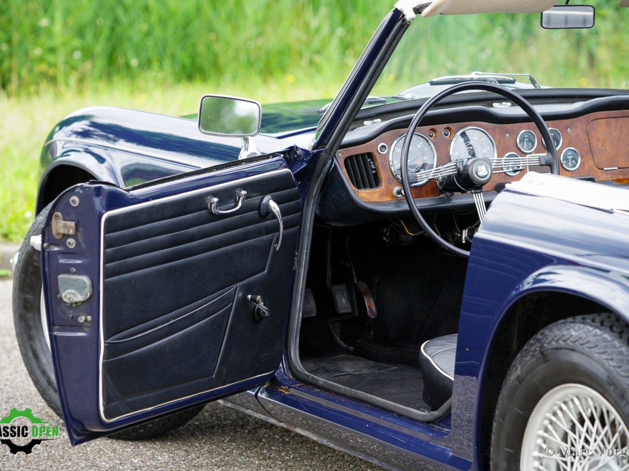 Triumph TR4 blue 1963